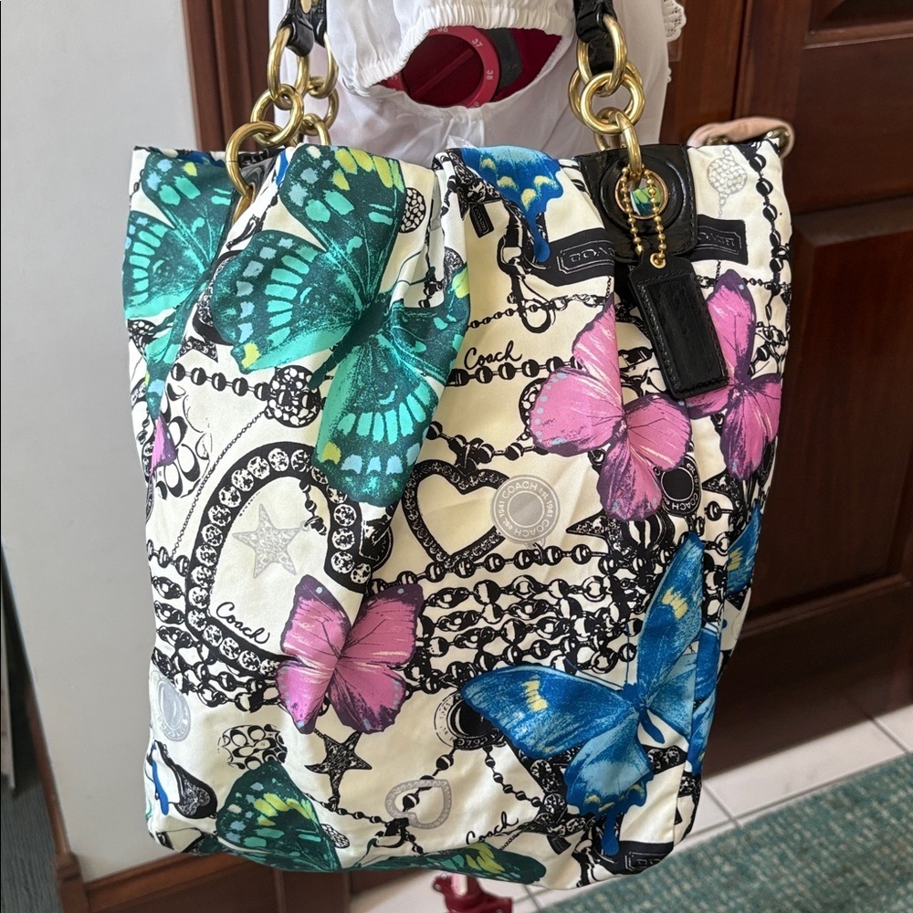 Coach Carly Y2Klimited edition Tote butterfly print  cream/pink blue green 13415